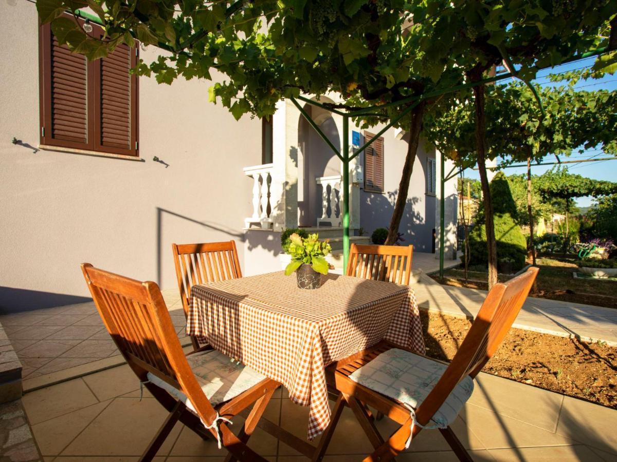 Apartment Olivia By Interhome Pićan Εξωτερικό φωτογραφία