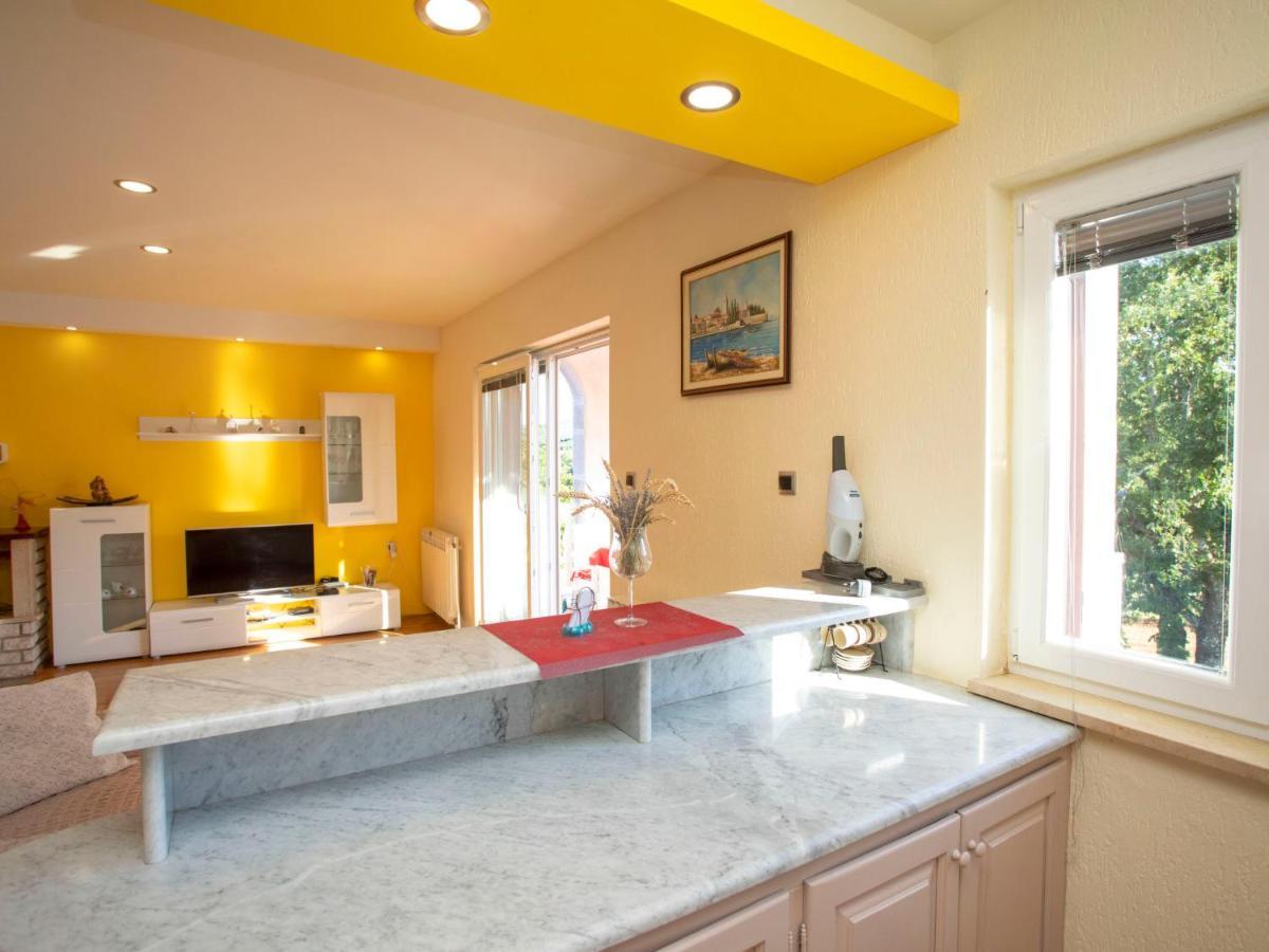 Apartment Olivia By Interhome Pićan Εξωτερικό φωτογραφία