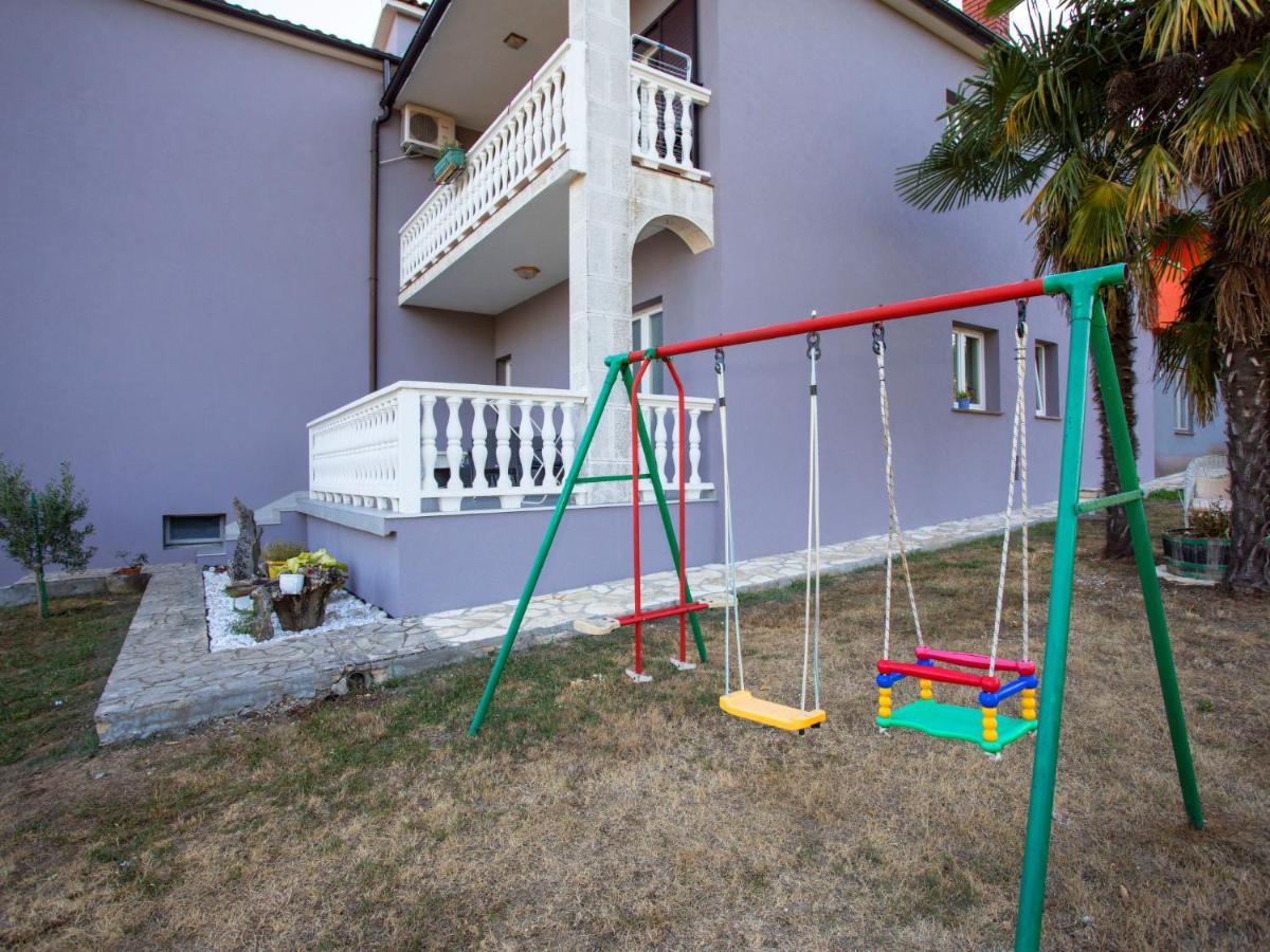 Apartment Olivia By Interhome Pićan Εξωτερικό φωτογραφία