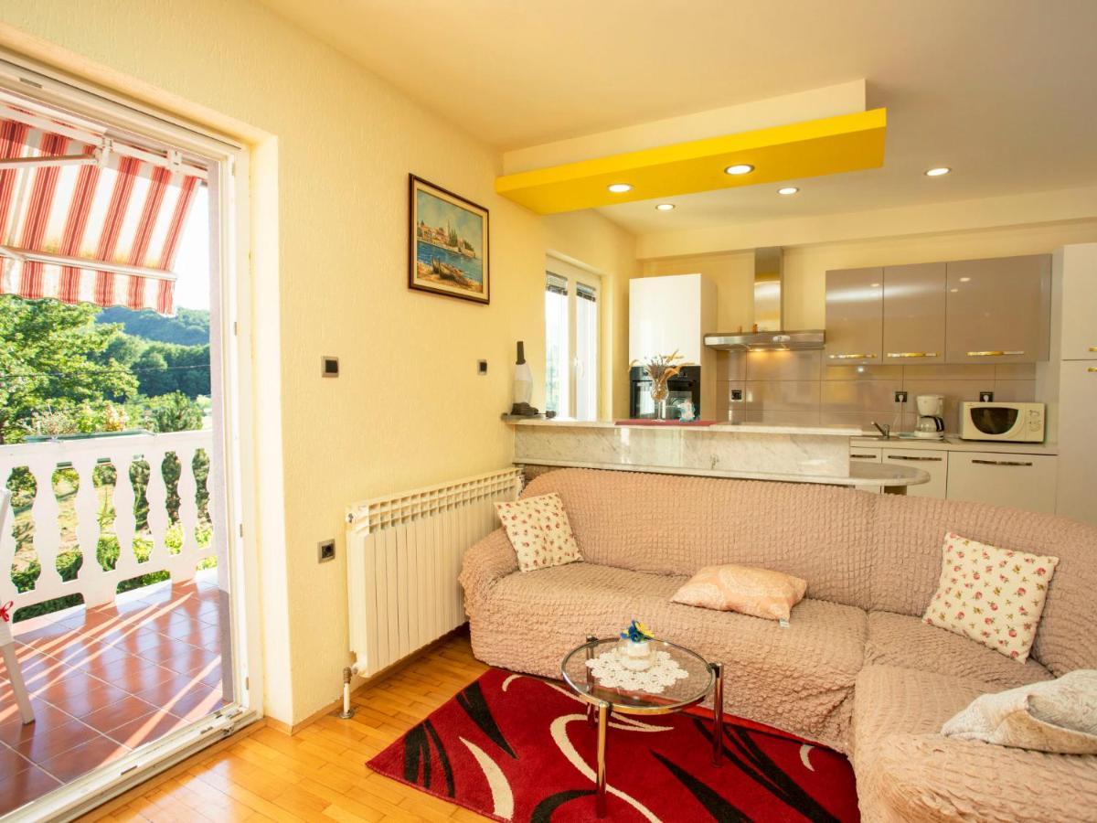 Apartment Olivia By Interhome Pićan Εξωτερικό φωτογραφία