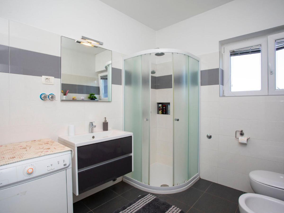 Apartment Olivia By Interhome Pićan Εξωτερικό φωτογραφία